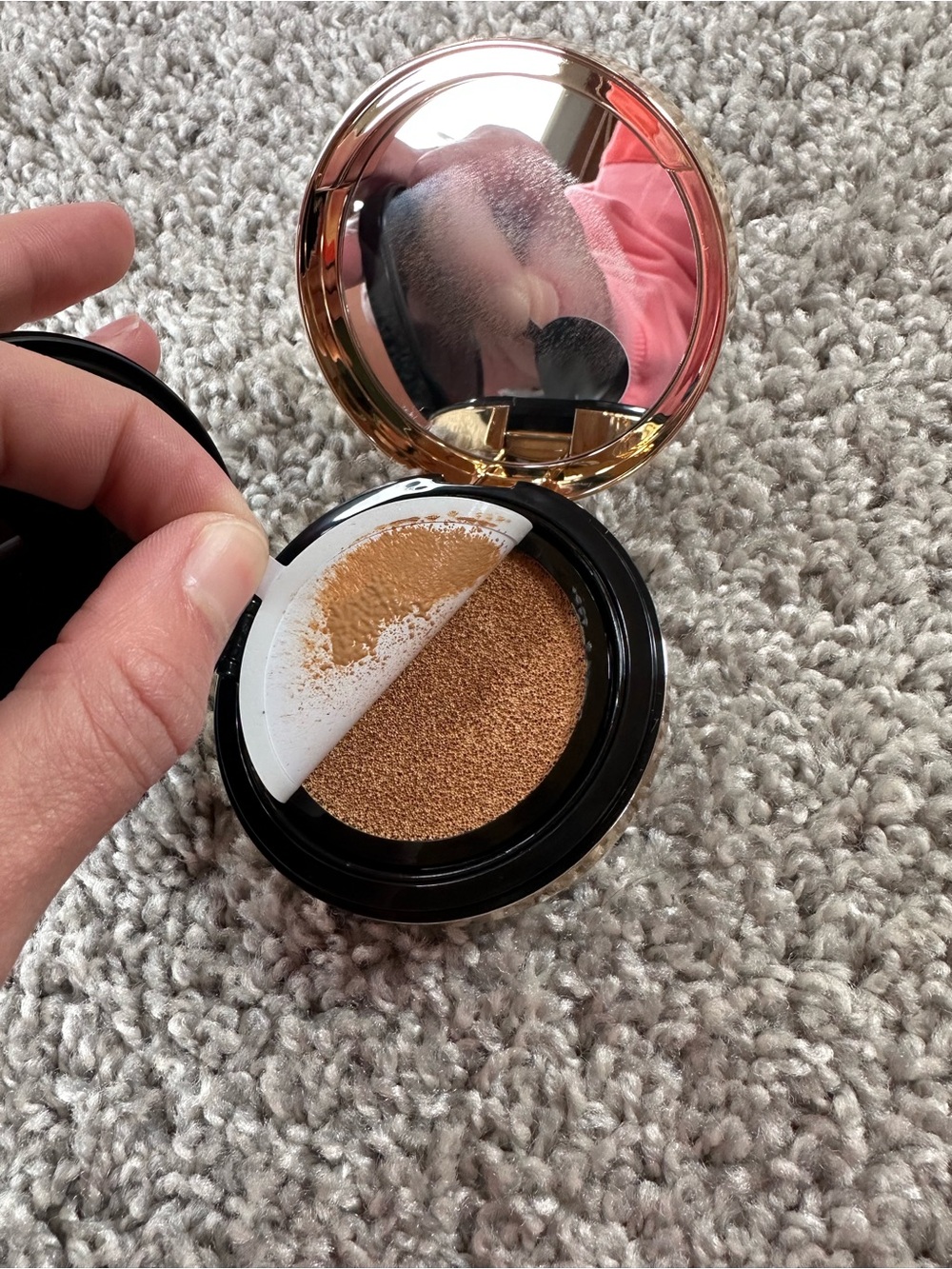 YSL Skin Affair Soft Glow Cushion Foundation in MW1 - Picture 6 of 9
